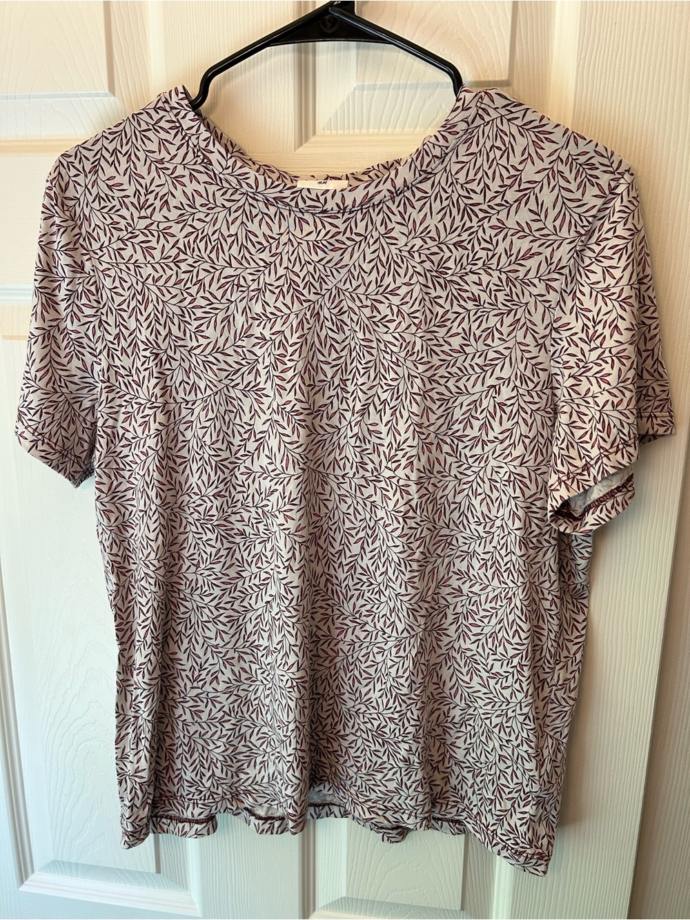 Morris & Co x H&M Burgundy Leaf Willow Print T-Shirt